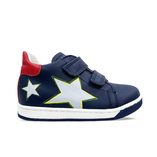 Sneakers con stella catarifrangente stampata